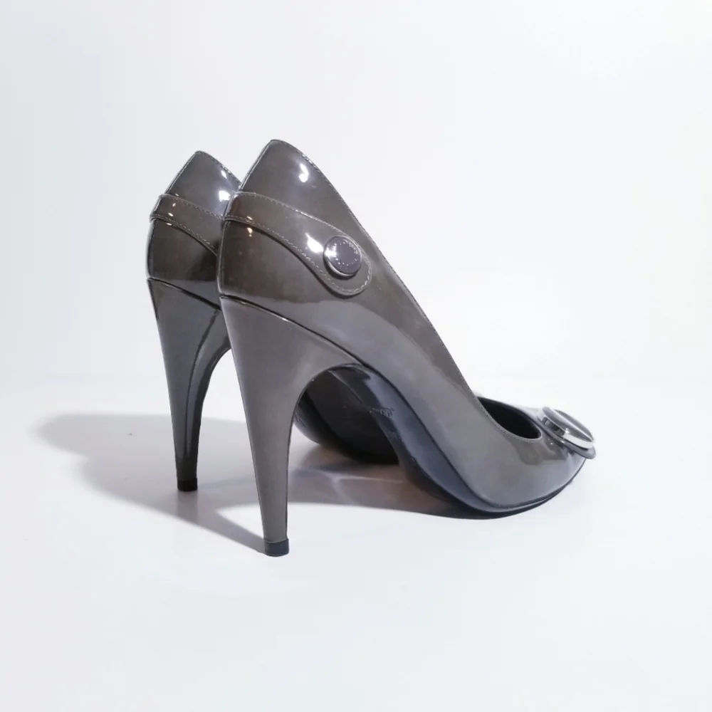 LOUIS VUITTON Sloane Patent Leather Cement Gray High Heel Pumps 38 8